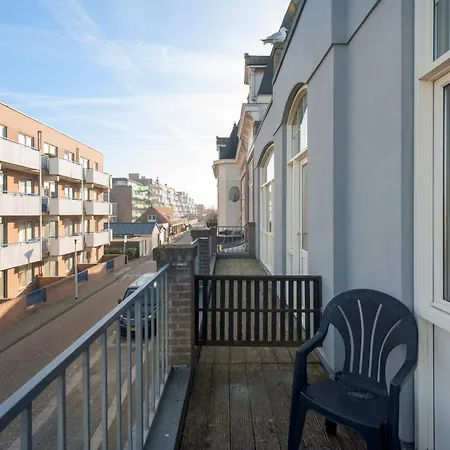 Isa Mae Zandvoort