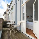 Apartment Noordzee 2 *